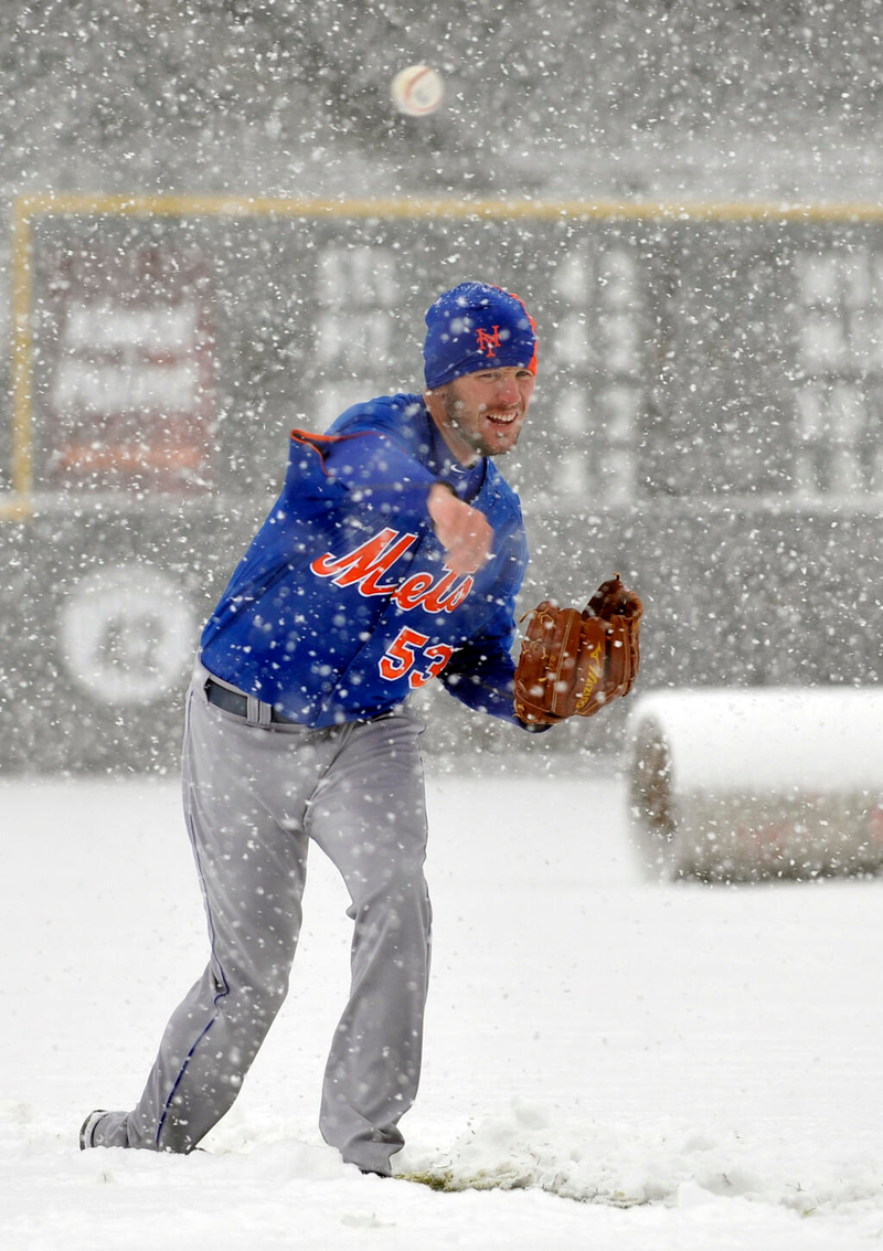 Illustration for article titled Mets-Rockies Last Night Was Really, Really Snowed Out